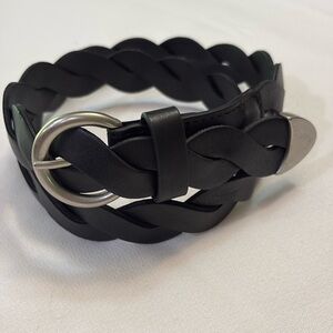 Black Braided Women’s Belt- Excellent Condition- S/ M (30-32) see measurements
